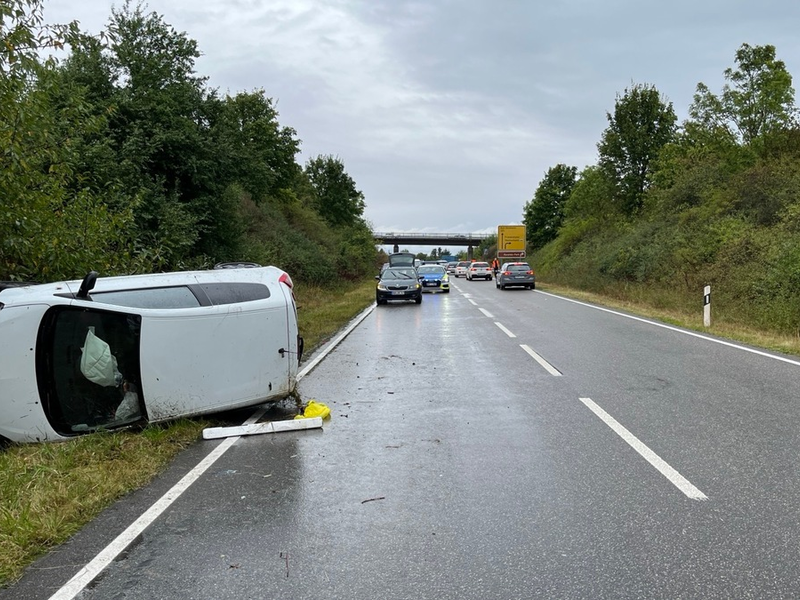 POL-PDNW: Pkw kommt ins Schleudern - zwei Personen bei Verkehrsunfall verletzt - Foto: presseportal.de