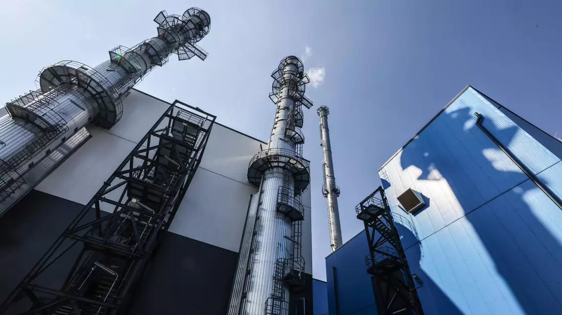 Die Kraftwerke sollen künftig einspringen, wenn der Strombedarf durch erneuerbare Energien nicht zu decken ist. (Archivbild) - Bild: Oliver Berg/dpa