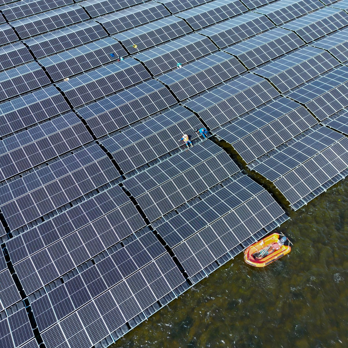 Das Stromsystem soll laut Wirtschaftsminister Robert Habeck fit gemacht werden für hohe Anteile erneuerbarer Energien. (Archivbild) - Foto: Patrick Pleul/dpa