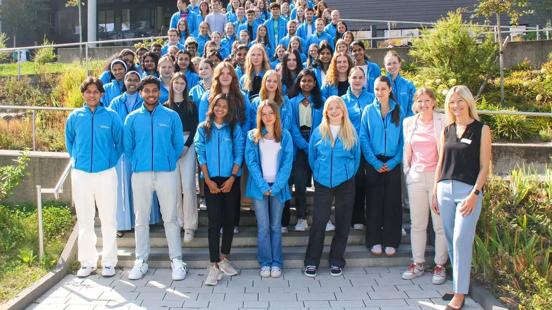 Rund 140 junge Menschen starten am RHÖN-KLINIKUM Campus Bad Neustadt in ihre berufliche Zukunft - Bild: presseportal.de