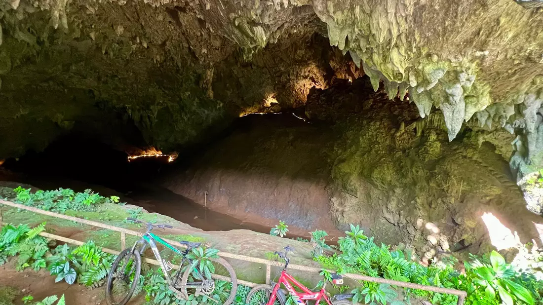 Die berühmte Tham-Luang-Höhle wurde nach tagelangem Regen wieder geflutet. (Archivbild) - Bild: Carola Frentzen/dpa