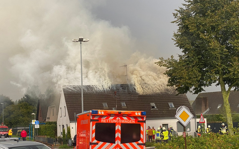 FW Kranenburg: Dachstuhlbrand an der Dorfstraße - Foto: presseportal.de