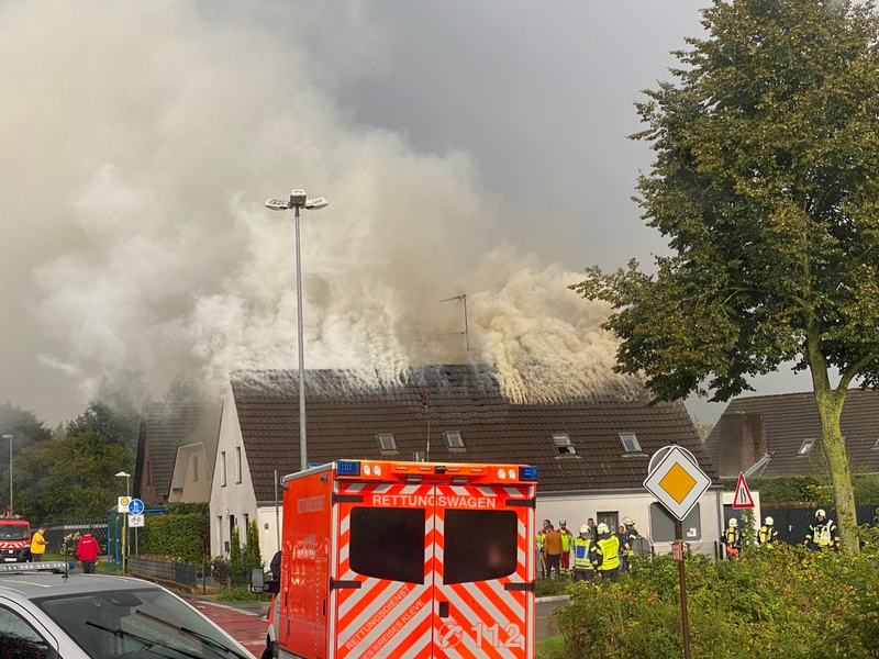 FW Kranenburg: Dachstuhlbrand an der Dorfstraße - Foto: presseportal.de