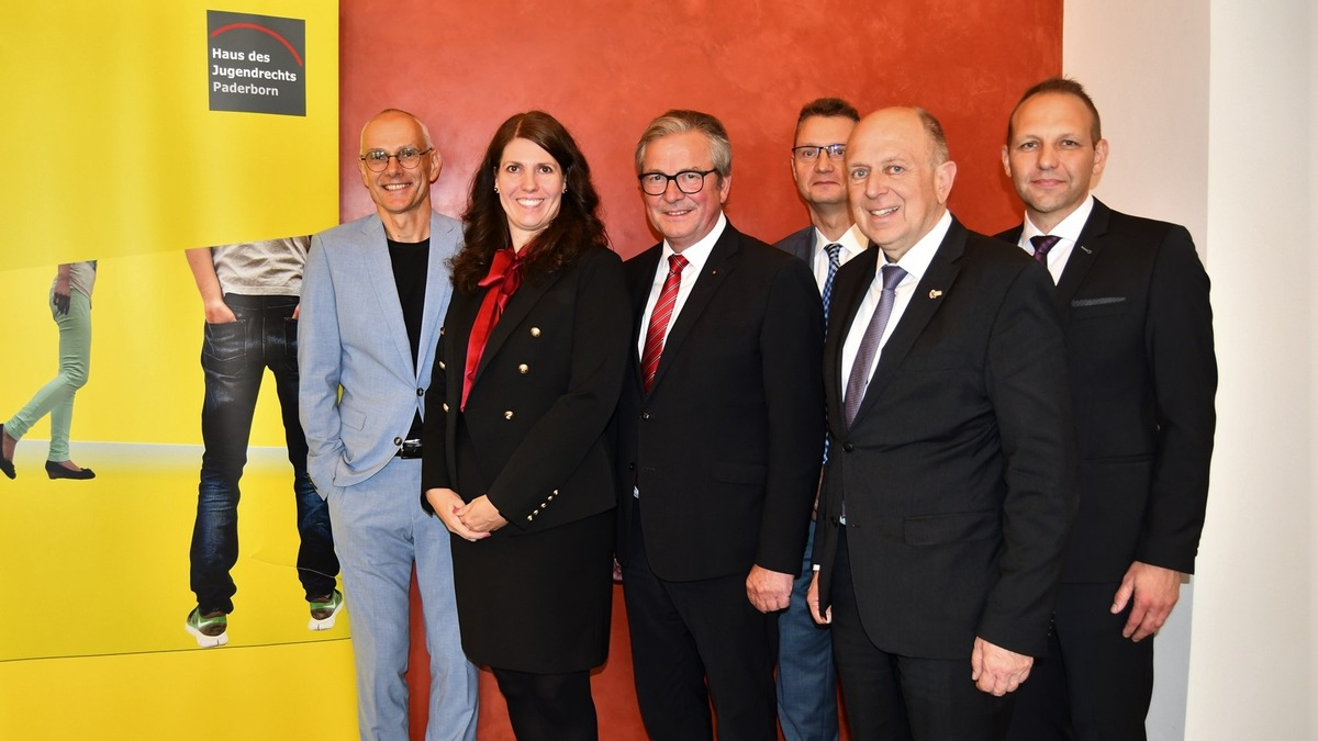 POL-PB: Eine 10-jährige Erfolgsgeschichte: Das Haus des Jugendrechts in Paderborn feiert Jubiläum - Foto: presseportal.de