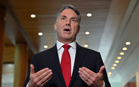 Verteidigungsminister Richard Marles zieht Konsequenzen aus dem Bericht. - Foto: Mick Tsikas/AAP/AP