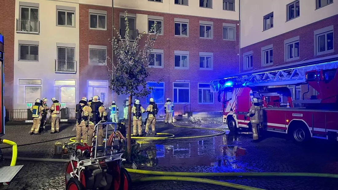 FW-KLE: Brand am Postgebäude - Bild: presseportal.de