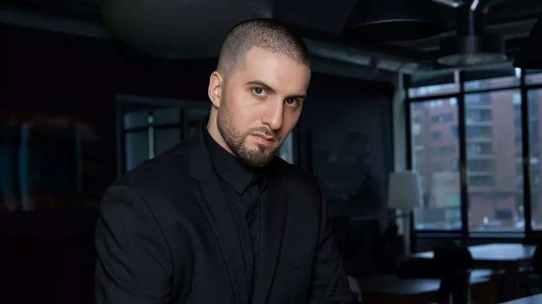 Jousef Murad von APEX Consulting über Preisstrategien für Experten, Freelancer & Agenturen - Die Aufwärtsspirale bei einem High-Ticket-Angebot - Bild: presseportal.de