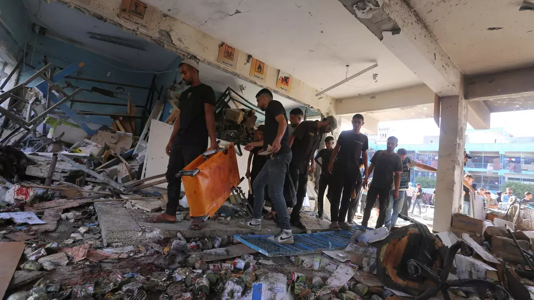 Die ehemalige Schule, die bombardiert wurde - Bild: Omar Ashtawy/APA Images via ZUMA Press Wire/dpa