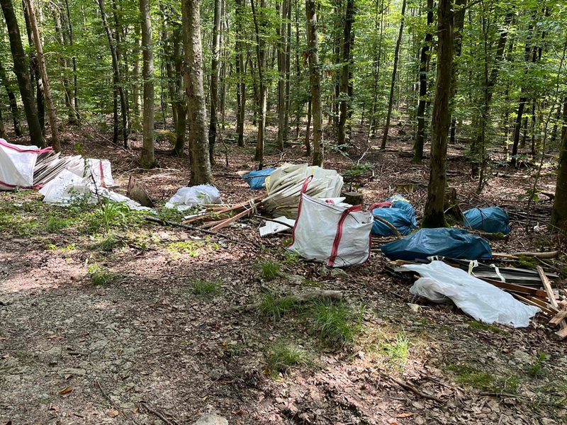 POL-LB: Marbach am Neckar / Aspach: Illegale Müllentsorgung - Polizei sucht Zeugen - Foto: presseportal.de