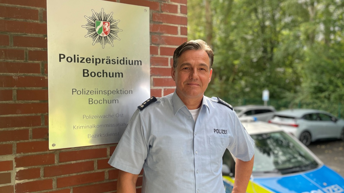 POL-BO: Führungswechsel in der Polizeiwache Bochum-Ost: Christian Bartsch übernimmt das Ruder - Foto: presseportal.de