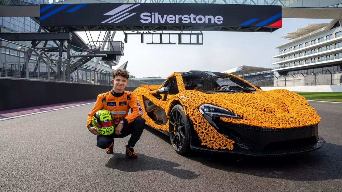 Lando Norris fährt Silverstone-Rekord im McLaren P1 Supersportwagen komplett aus LEGO Steinen - Bild: presseportal.de