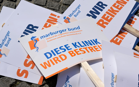 60.000 Ärzte sind aufgerufen, am Montag einen Tag lang die Arbeit niederzulegen. (Archivbild)  - Foto: Peter Kneffel/dpa