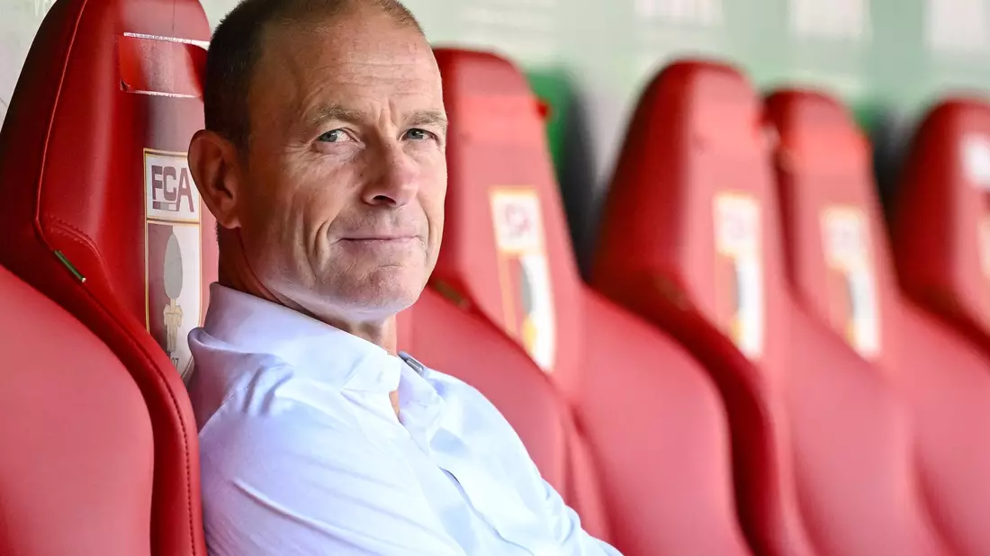 Jess Thorup unterschreibt bis 2026 beim FC Augsburg. - Bild: Harry Langer/dpa