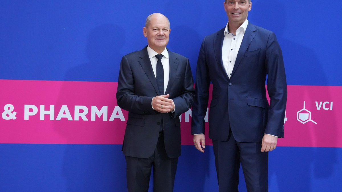 Chemie & Pharma Summit in Berlin: Politische Spitze stellt sich der Branche / Steilemann: 