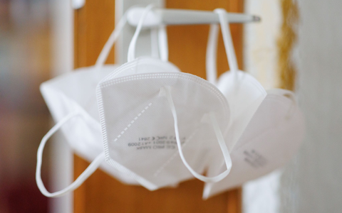 Die Angeklagte war positiv auf Covid-19 getestet worden. (Foto: Archiv) - Foto: Daniel Karmann/dpa