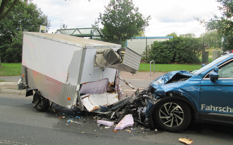 POL-OL: +++Pressemitteilung des Polizeikommissariates Bad Zwischenahn: Verkehrsunfall in Edewecht mit zwei Verletzten Personen+++ - Foto: presseportal.de POL-OL: +++Pressemitteilung des Polizeikommissariates Bad Zwischenahn: Verkehrsunfall in Edewecht mit zwei Verletzten Personen+++ - Foto: presseportal.de