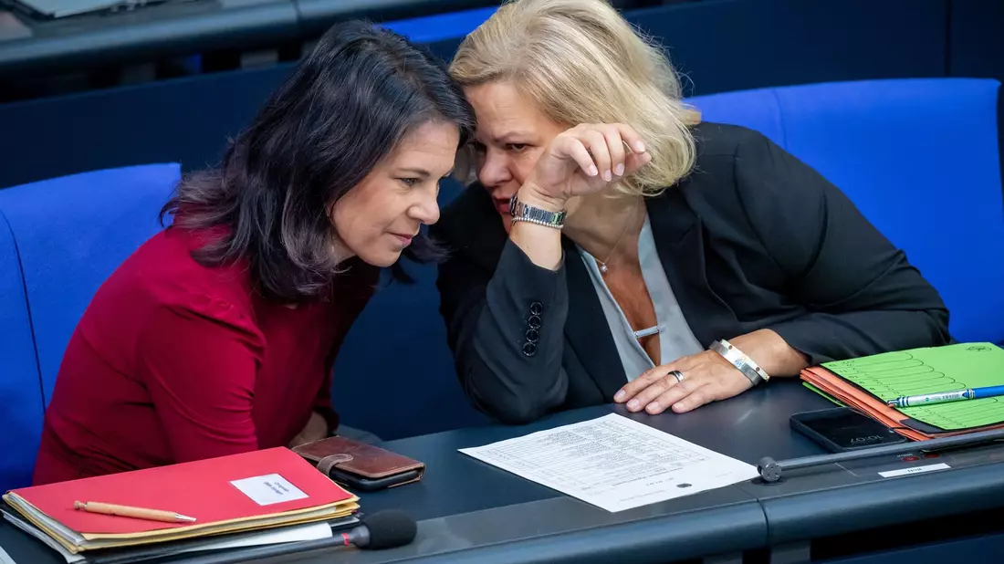 Mitte Oktober 2023 hatte Bundesinnenministerin Nancy Faeser (SPD) feste Kontrollen an den Grenzen zu Polen, Tschechien und der Schweiz angeordnet.  - Bild: Michael Kappeler/dpa