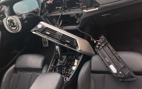 POL-RBK: Bergisch Gladbach - Diebe haben es auf Lenkrad und Navigationssystem abgesehen - Foto: presseportal.de