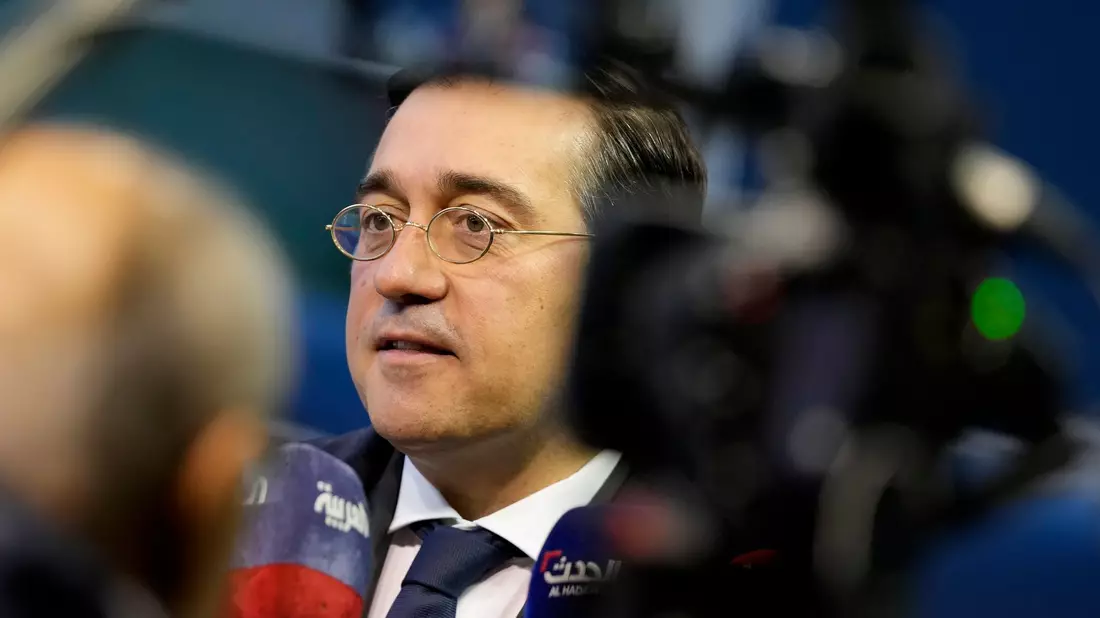 Spaniens Regierung reagiert unaufgeregt. (Archivbild) - Bild: Virginia Mayo/AP/dpa