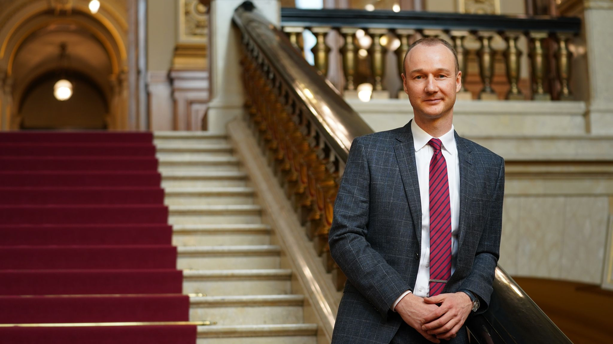 In anderen Städten wurden bereits Auftritte des Komikers abgesagt. - Foto: Marcus Brandt/dpa