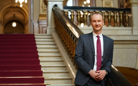 In anderen Städten wurden bereits Auftritte des Komikers abgesagt. - Foto: Marcus Brandt/dpa