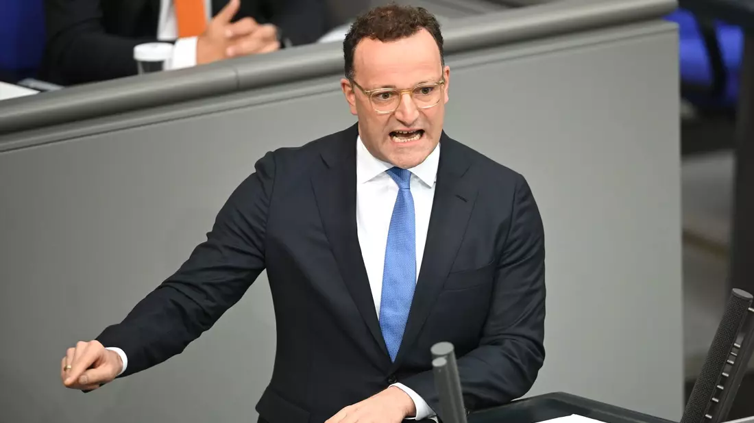 CDU-Wirtschaftspolitiker Spahn macht Habeck heftige Vorwürfe. - Bild: Philip Dulian/dpa