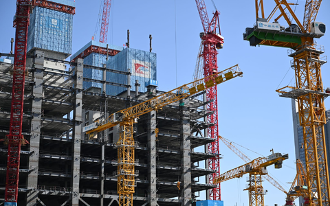 PwC wird im Zusammenhang mit der Prüfung von Bilanzen des insolventen Bauträgers China Evergrande bestraft. (Archivbild) - Foto: Johannes Neudecker/dpa