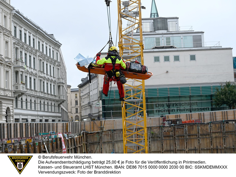 FW-M: Baugerüst stürzt auf Arbeiter (Altstadt-Lehel) - Foto: presseportal.de