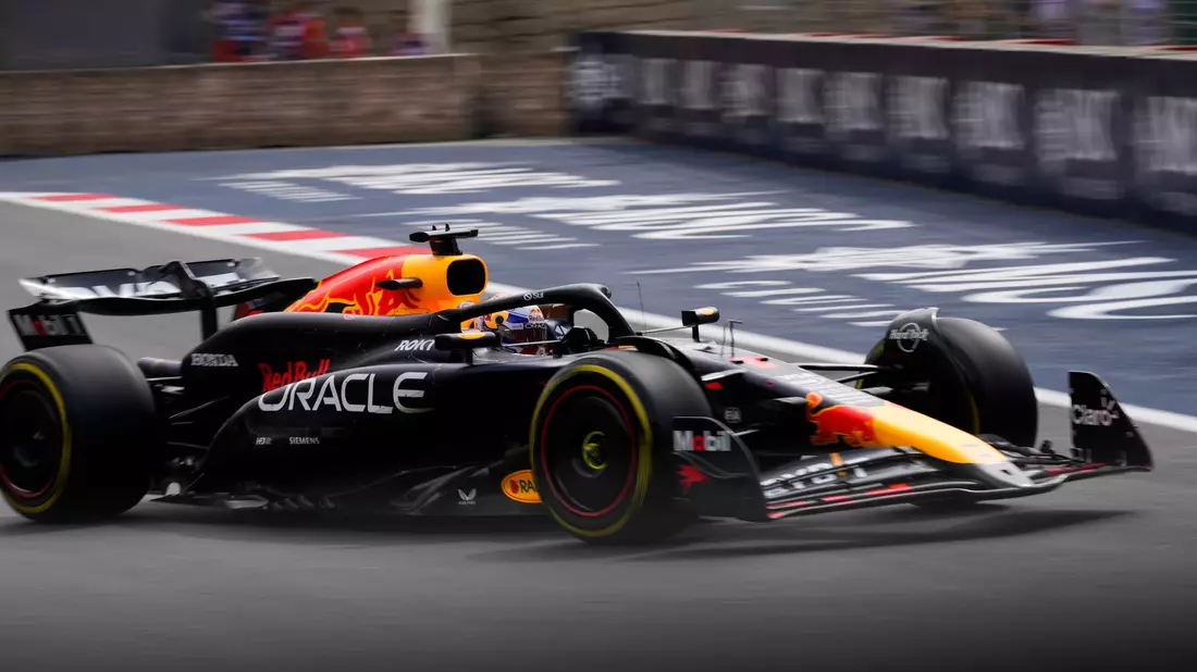 Max Verstappen holte sich in Baku die erste Trainingsbestzeit. - Bild: Sergei Grits/AP/dpa