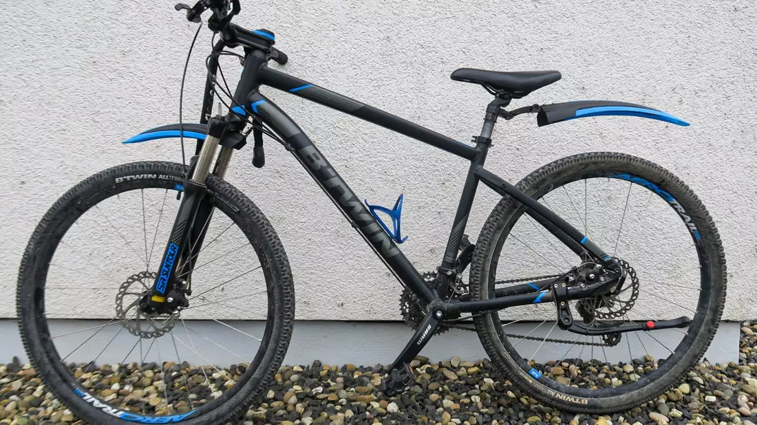 POL-WE: + Polizei sucht Fahrrad-Eigentümer + Diebstähle aus Autos + Trickdieb bestiehlt 85-Jährigen + Pkw erfasst E-Scooter + Daimler kommt von Fahrbahn ab + Mini-Bagger beschädigt + - Bild: presseportal.de