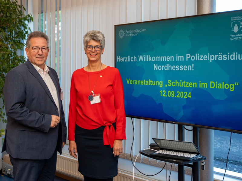 POL-KS: Veranstaltung Schützen im Dialog im Polizeipräsidium Nordhessen: Schulungskonzept fand großen Zuspruch - Foto: presseportal.de