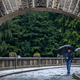 Im Süden und Südosten müssen sich die Menschen auf viel Regen einstellen. - Foto: Taneèek David/CTK/dpa