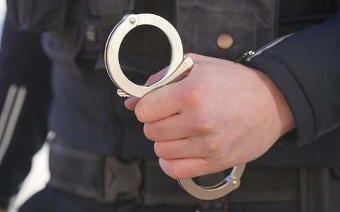 Nach einem Angriff in einer Schule in Zagreb ist die Polizei im Einsatz. Der Täter habe Medienberichten zufolge mit einem Messer ein Kind getötet und sieben weitere Menschen verletzt (Symbolbild). - Foto: Marcus Brandt/dpa