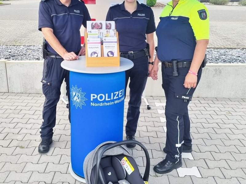 POL-HX: Wissenswertes zu Kindersitzen und korrekter Handhabung / Beratungsaktion der Verkehrssicherheitsberater der Polizei im Kreis Höxter - Foto: presseportal.de