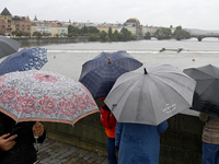 Tschechiens Hauptstadt Prag wappnet sich gegen ein drohendes Hochwasser. - Foto: Kamaryt Michal/CTK/dpa