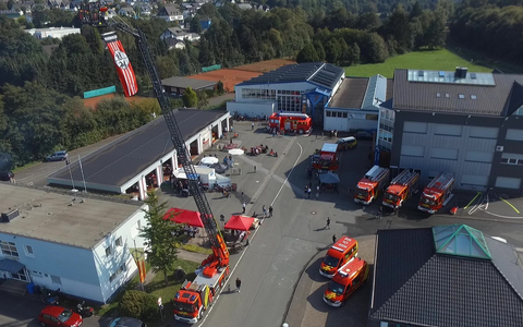 FF Olsberg: Feuerwehrfest mit Kartoffelbraten beim Löschzug Bigge - Olsberg - Foto: presseportal.de