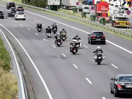 Harley-Fahrer auf der Autobahn (Archiv) - Foto: über dts Nachrichtenagentur