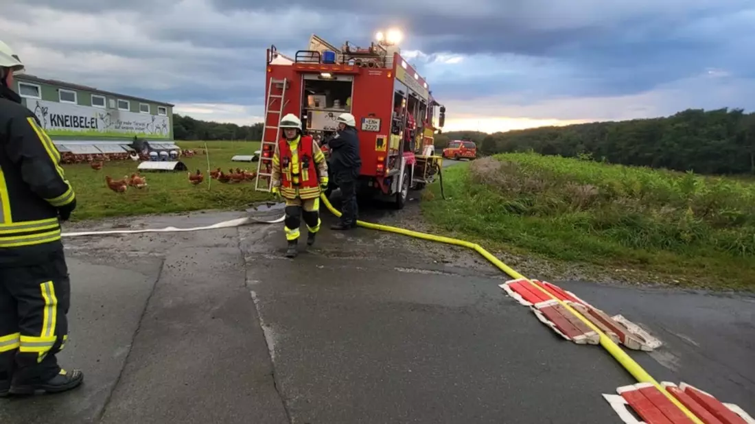FW-EN: Brand auf Bauernhof- 45 Einsatzkräfte der Hattinger Feuerwehr üben den Ernstfall - Bild: presseportal.de