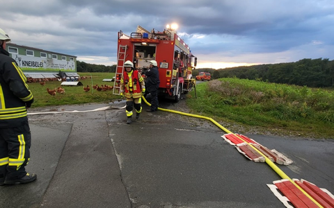 FW-EN: Brand auf Bauernhof- 45 Einsatzkräfte der Hattinger Feuerwehr üben den Ernstfall - Foto: presseportal.de