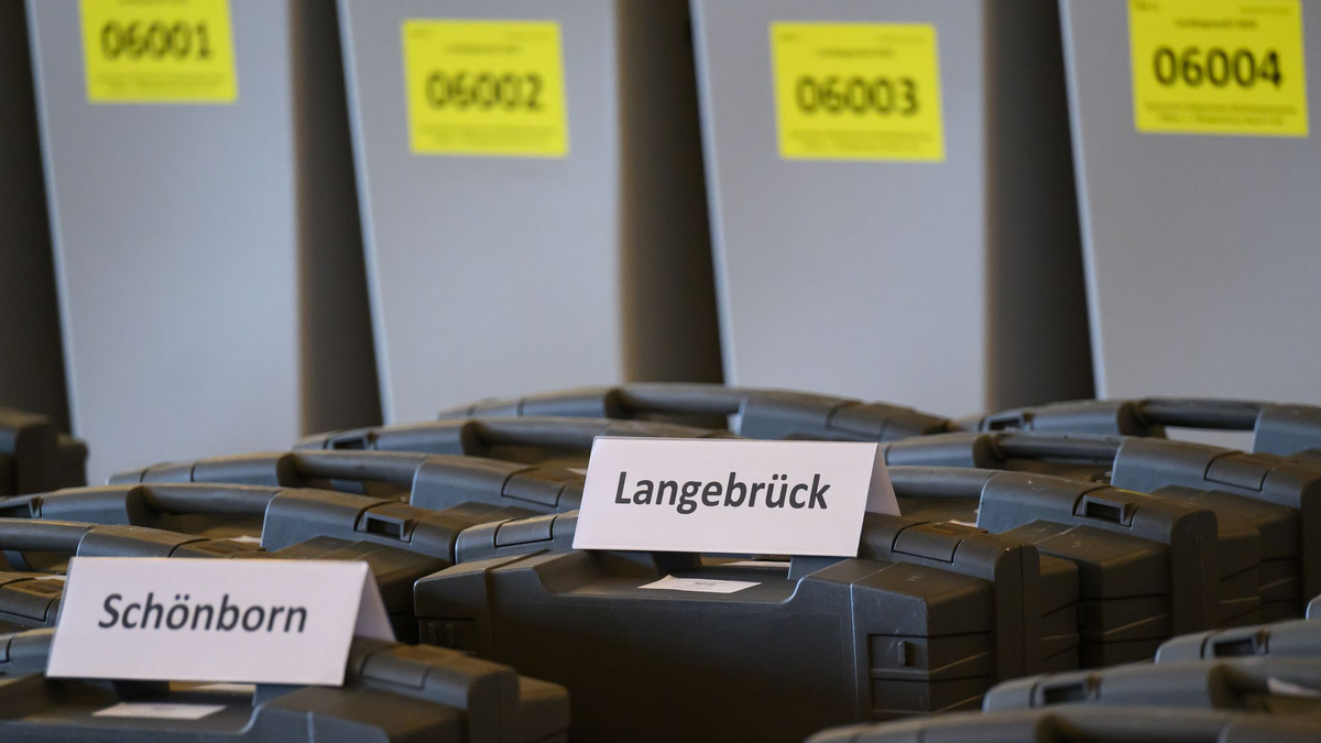 Bei der Landtagswahl am 1. September waren in Dresden und Umgebung Briefwahlzettel aufgetaucht, die zugunsten der rechtsextremen Kleinstpartei Freie Sachsen manipuliert worden waren. (Archivbild) - Foto: Robert Michael/dpa