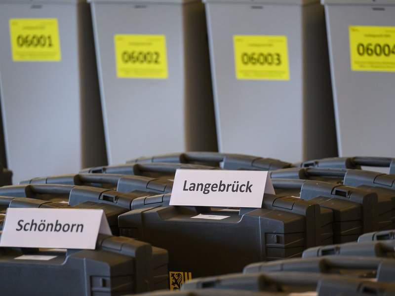 Bei der Landtagswahl am 1. September waren in Dresden und Umgebung Briefwahlzettel aufgetaucht, die zugunsten der rechtsextremen Kleinstpartei Freie Sachsen manipuliert worden waren. (Archivbild) - Foto: Robert Michael/dpa