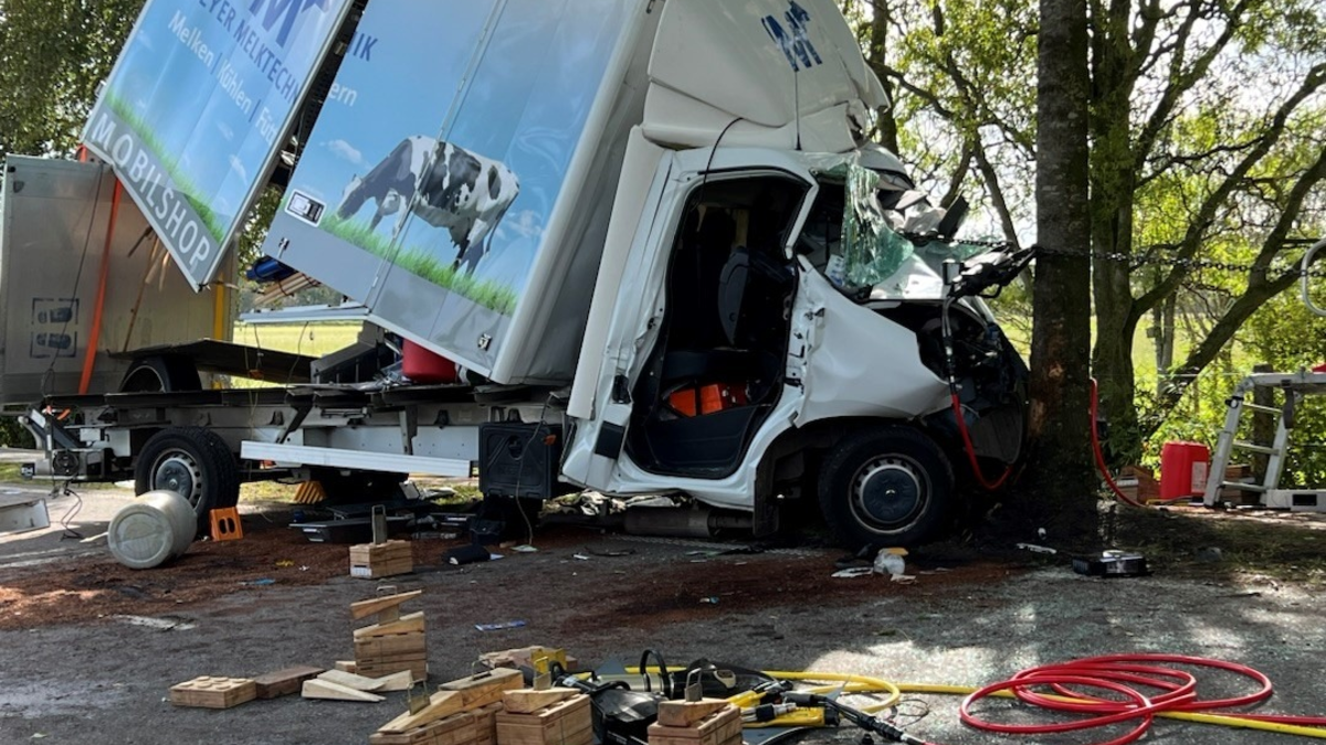 POL-WHV: Pressemeldung des PK Jever vom 13.09.2024 -Schwerer Verkehrsunfall auf der K 87 in der Ortschaft Mederns- - Foto: presseportal.de