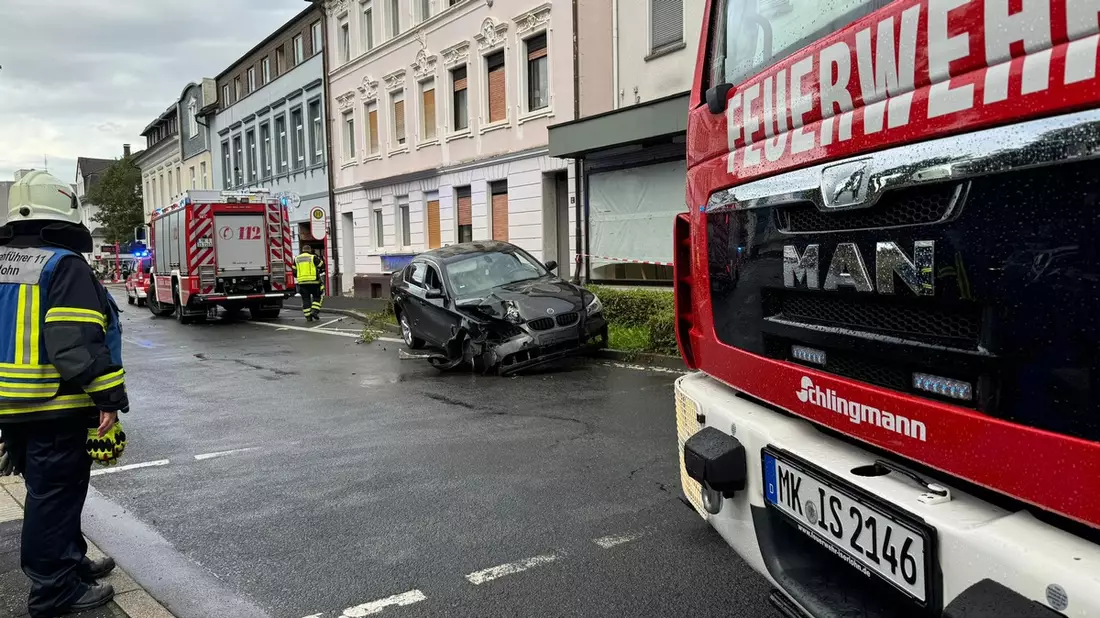 FW-MK: Zwei Verkehrsunfälle im Stadtgebiet beschäftigen Berufs- und Freiwillige Feuerwehr - Bild: presseportal.de