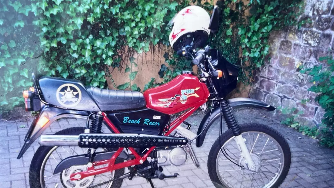 POL-PDKL: Rotes Moped aus Garage entwendet. - Bild: presseportal.de