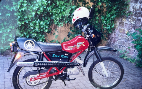 POL-PDKL: Rotes Moped aus Garage entwendet. - Foto: presseportal.de