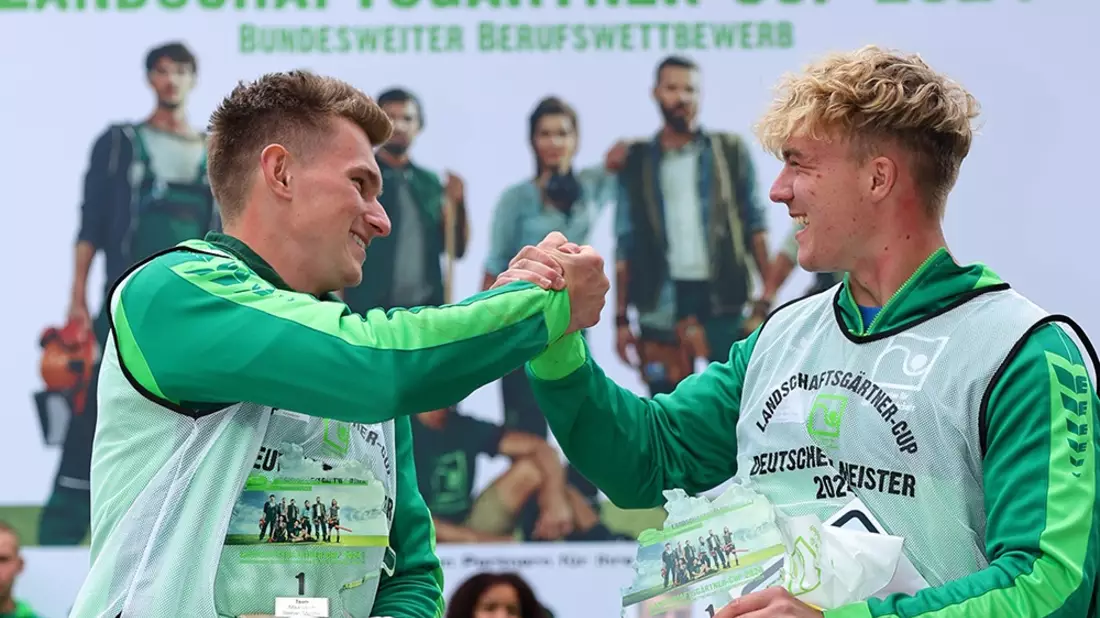 Deutsche Meister kommen aus Baden-Württemberg / Mika Lerch und Bastian Maichle gewinnen Landschaftsgärtner-Cup 2024 auf der Messe GaLaBau - Bild: presseportal.de