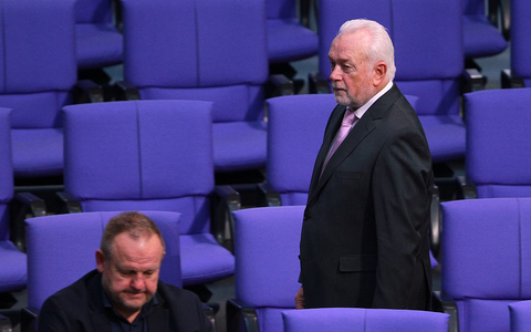 Wolfgang Kubicki lĂ€uft am AfD-Abgeordneten Kay-Uwe Ziegler vorbei - Foto: ĂŒber dts Nachrichtenagentur Wolfgang Kubicki lĂ€uft am AfD-Abgeordneten Kay-Uwe Ziegler vorbei - Foto: ĂŒber dts Nachrichtenagentur