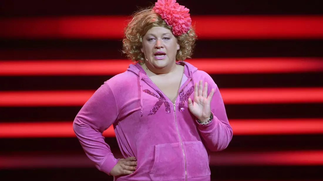 Komikerin Ilka Bessin alias Comedian Cindy hätte gerne mehr von Stefan Raab im Fernsehen. - Bild: picture alliance / dpa