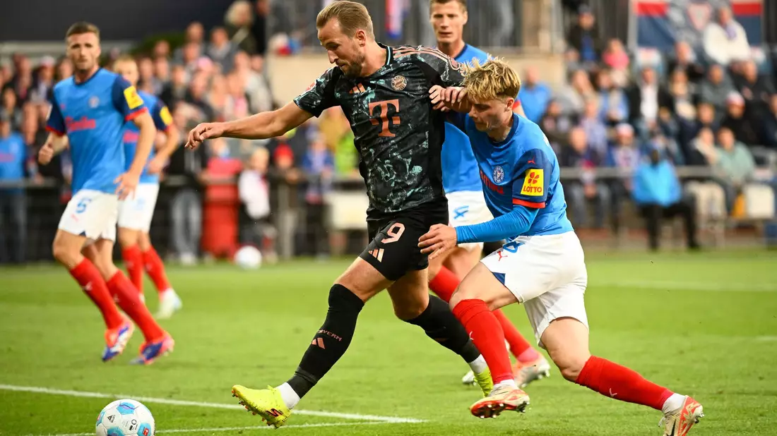 Vincent Kompany, hier beim 6:1 in Kiel, steht vor seinem Champions-League-Debüt als Trainer. - Bild: Gregor Fischer/dpa
