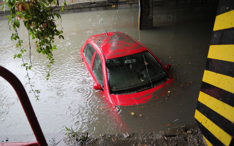 Ganze Regionen in Tschechien leiden unter einem Jahrhunderthochwasser. - Foto: Sznapka Petr/CTK/dpa